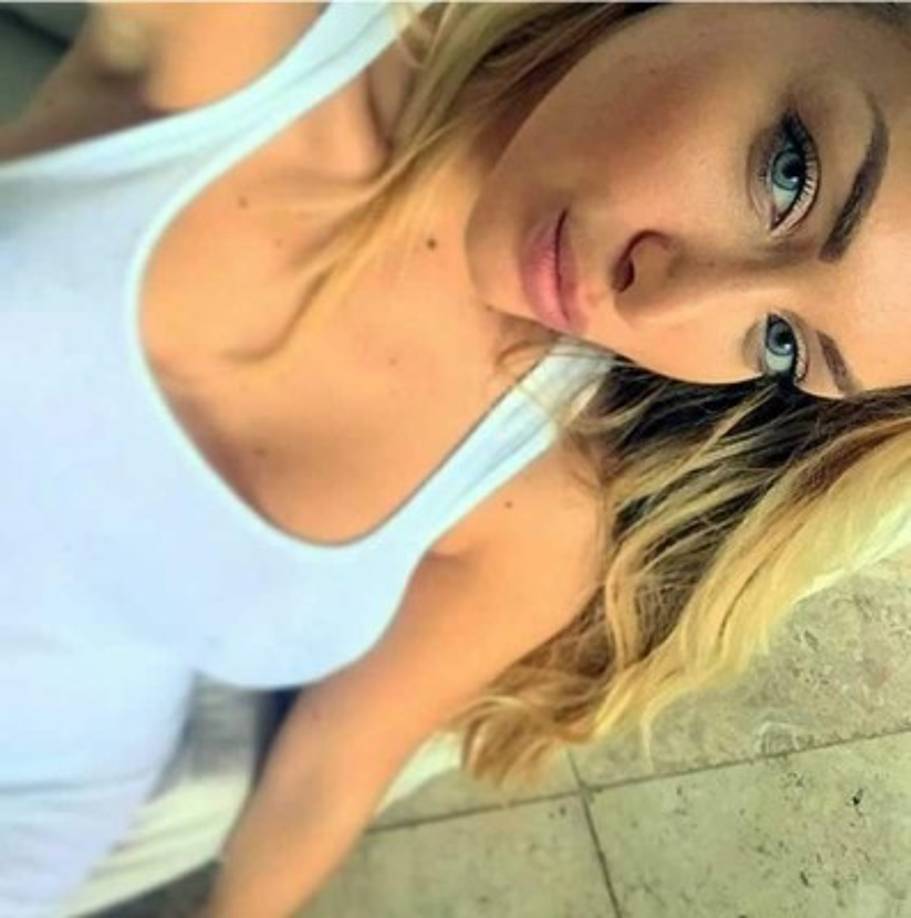 Elisa de Panicis: La rubia en el yate de Cristiano Ronaldo junto a Paula Suárez. Es estrella televisiva italiana e insinuó un 'affaire' con CR7.