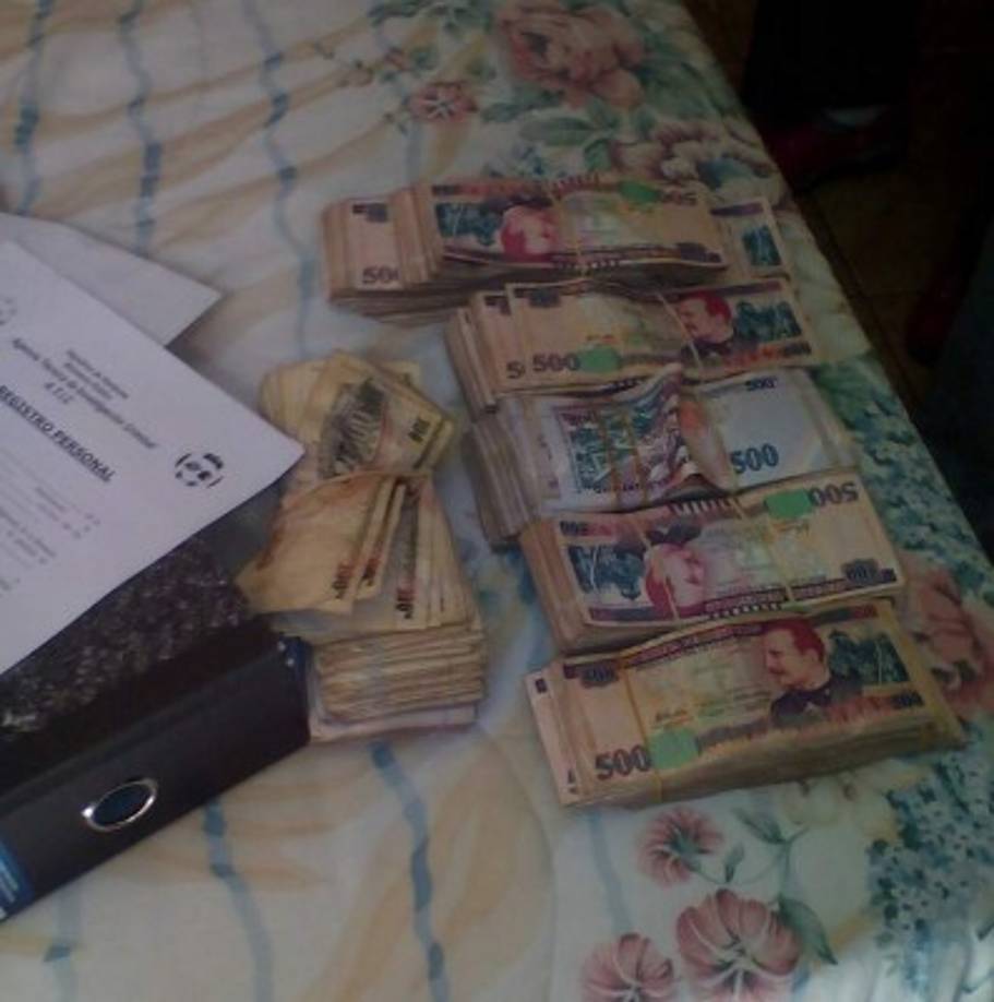 Los investigadores contabilizaron el dinero y sumó más de L9 millones.