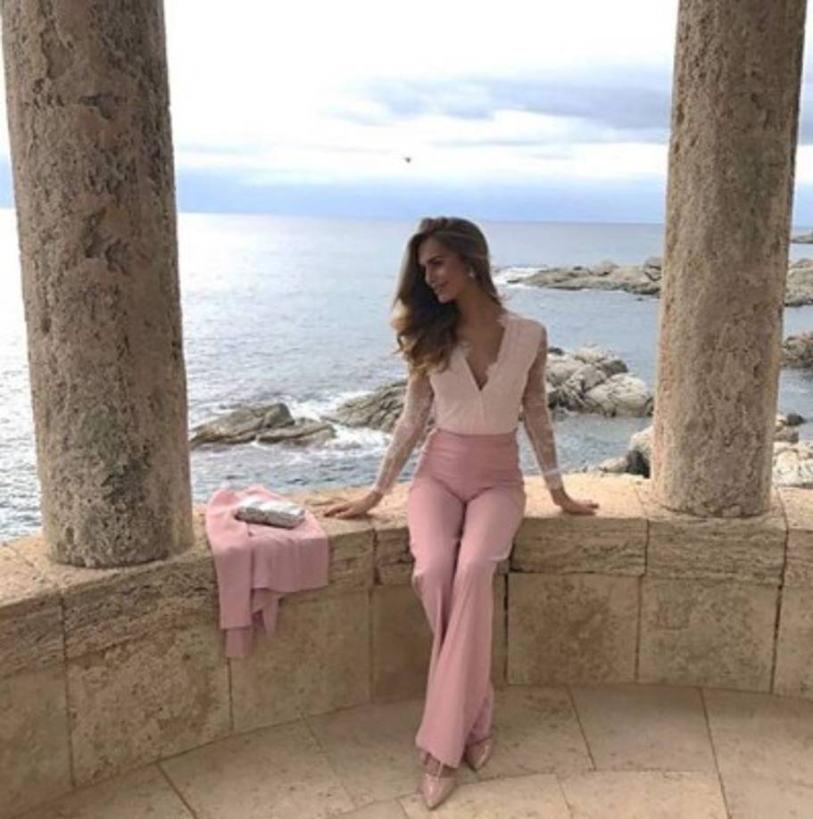 A través de sus redes sociales Ángela Ponce, de 27 años, ha dado un vistazo a su ajetreada vida llena de vacaciones, sesiones de fotos y campañas para apoyar a la comunidad LGBT.<br/><br/>