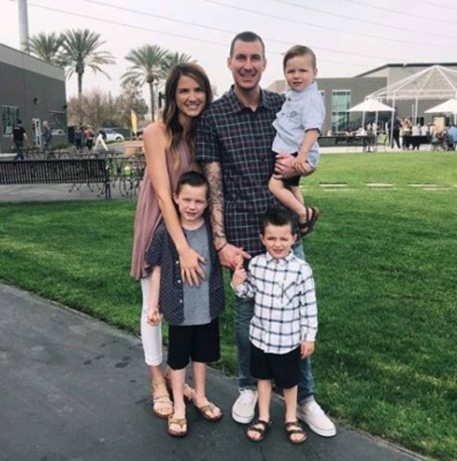 'Era un esposo increíble, realmente me hizo sentir mejor, me hizo sentir como la chica más bella del mundo y me amaba profundamente. Nos ajustamos muy bien juntos, éramos uno. Era un papi increíble, sus tres hijos lo van a extrañar mucho. Tenía una relación tan especial y especial con cada uno de ellos. Era un maestro, comunicador y pastor increíblemente talentoso”, compartió su esposa a través de Instagram.