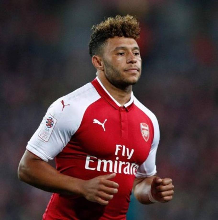 Los medios ingleses confirma el acuerdo entre Liverpool y Arsenal por Oxlade-Chamberlain. El traspaso se cerraría por unos 44 millones de libras. La negativa a renovar del extremo inglés habría acelerado su marcha de los gunners. A falta de oficialidad firmaría por seis temporadas.