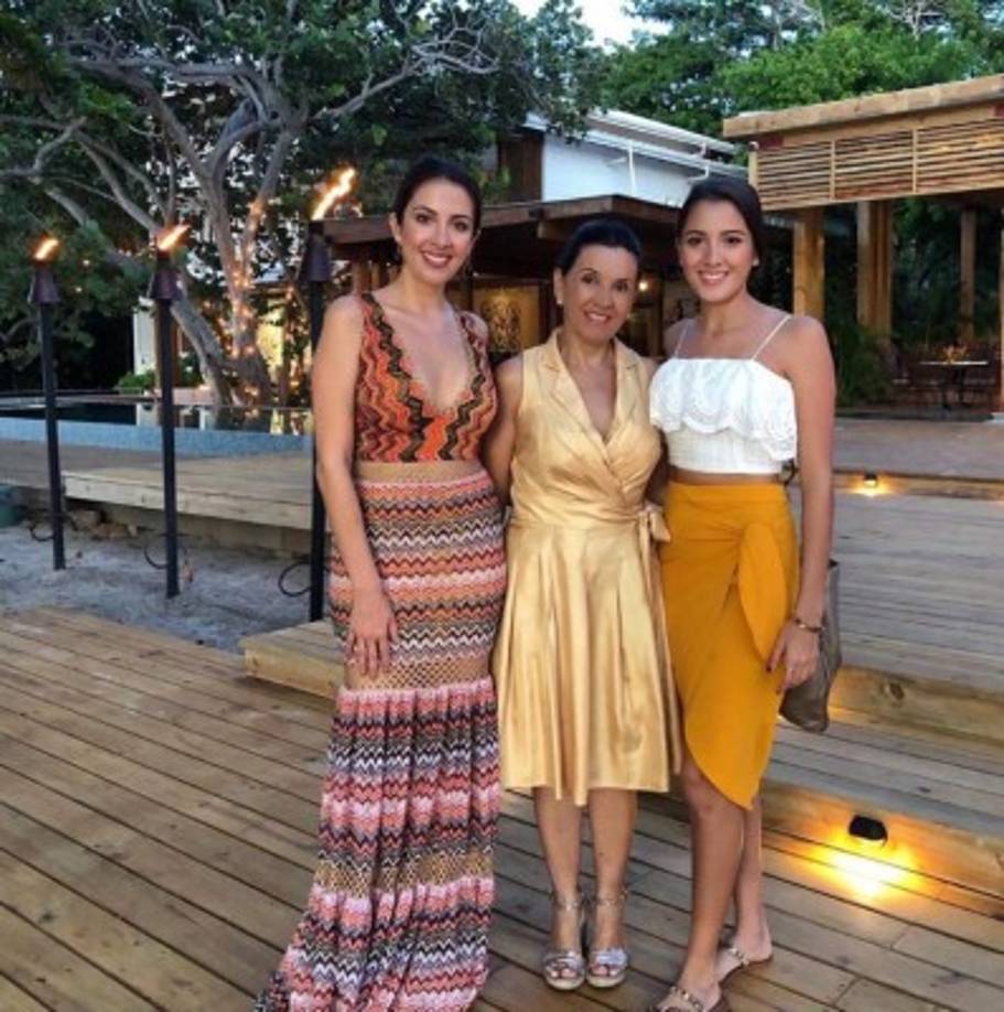 Lo que queda claro con las instantáneas compartidas por Maity, es que ella y su hermana, Hena Sofía, son herederas de la belleza de su madre.