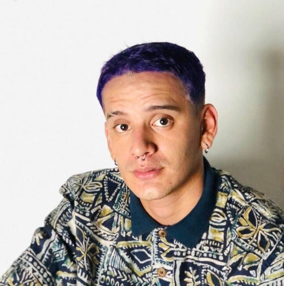 El famoso tiktoker “Neekii Cruuz” reveló en una entrevista en 2022 que había enfrentado problemas de alcohol y drogas, los cuales pudo superar posteriormente como creador de contenido hondureño.