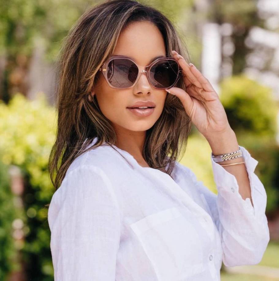 Benzema es captado con espectacular modelo y aseguran que está enamorado de ella