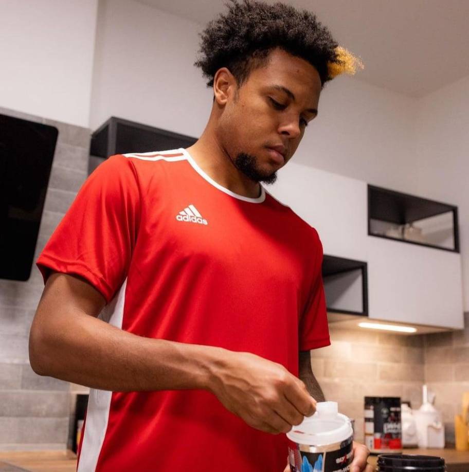 Weston McKennie: El centrocampista estadounidense estuvo metido en tremendo escándalo ya que en septiembre del 2021 fue acusado de haberse metido con la hermana de su compañero Pulisic.