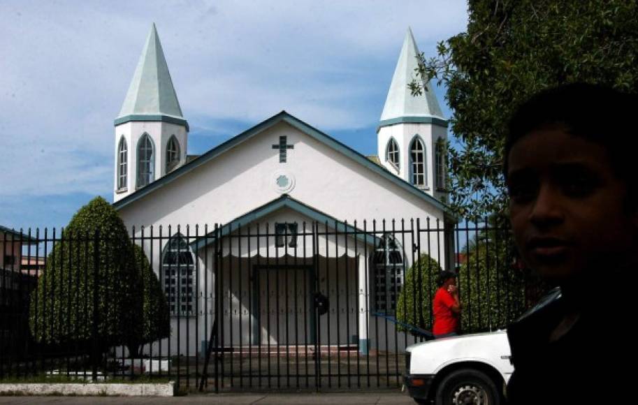La Iglesia Medalla Milagrosa. Hace muchas décadas era la Parroquia de la Inmaculada Concepción de La Ceiba.