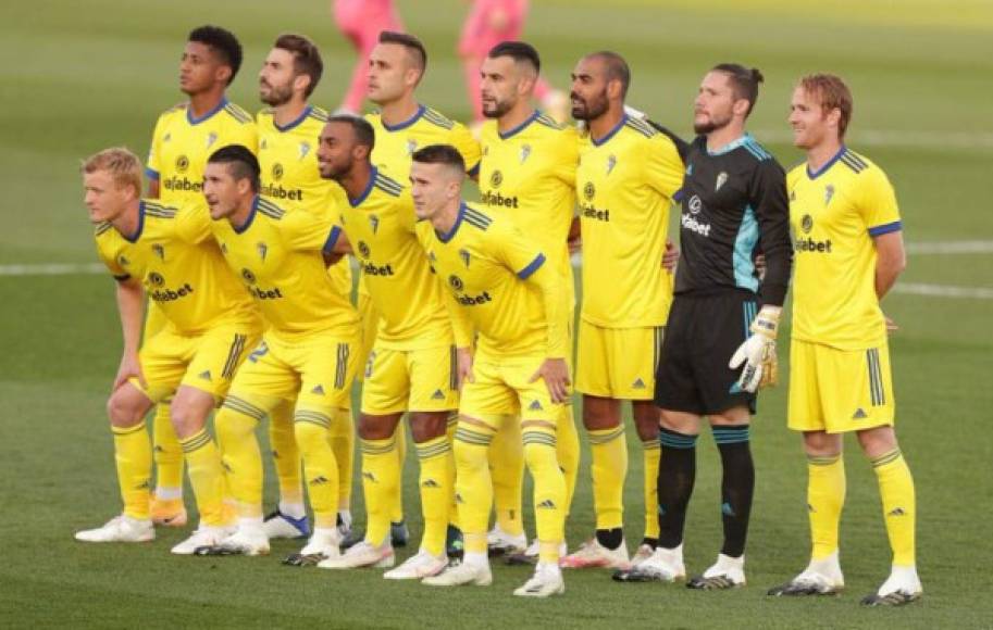 Este fue el 11 titular histórico del Cádiz ante Real Madrid. Por primera vez en su historia le ganaron al cuadro madridista como visitante y fue con gol del Choco Lozano.