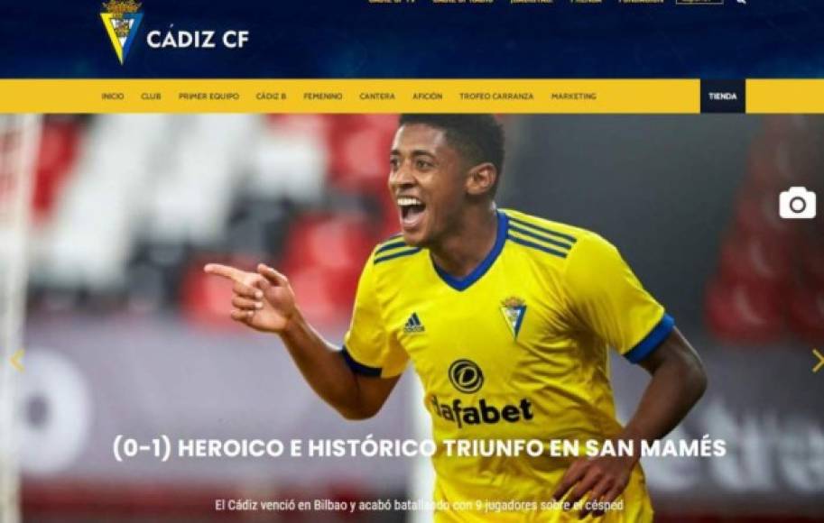 La página web del Cádiz destacó de esta manera el triunfo de su equipo con una imagen del 'Choco' Lozano celebrando el gol que provocó él.