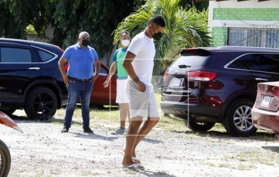 Así llegó Carlo Costly al primer entrenamiento de pretemporada del Marathón.