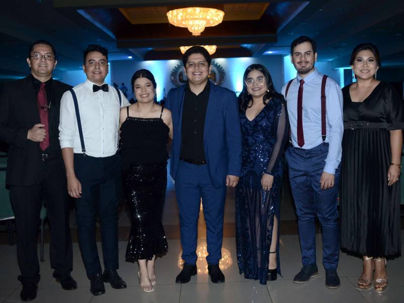Maestros: Jarib Laínez, Jorge Castellanos, Marcela Montes, Juan Marcos Ávila, Dariela Pérez, Enmanuel Mejía y Keylin Sarmiento