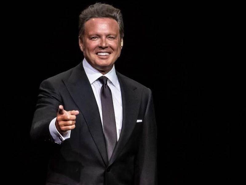 Nuevas fotos del cantante en Miami se han viralizado en redes sociales.