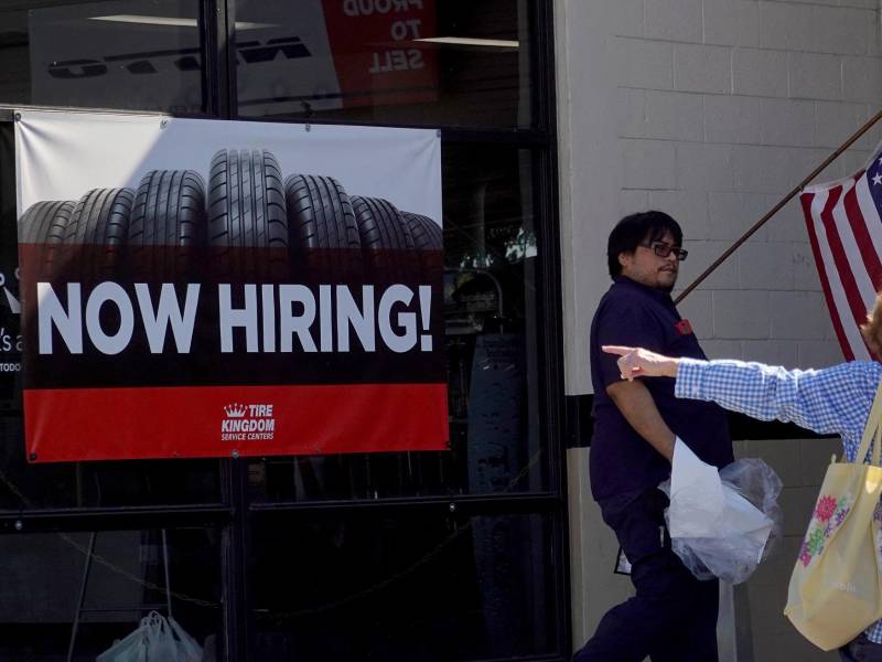 La escasez de mano de obra en Estados Unidos tras las masivas renuncias de los últimos meses ha afectado a miles de empresas.