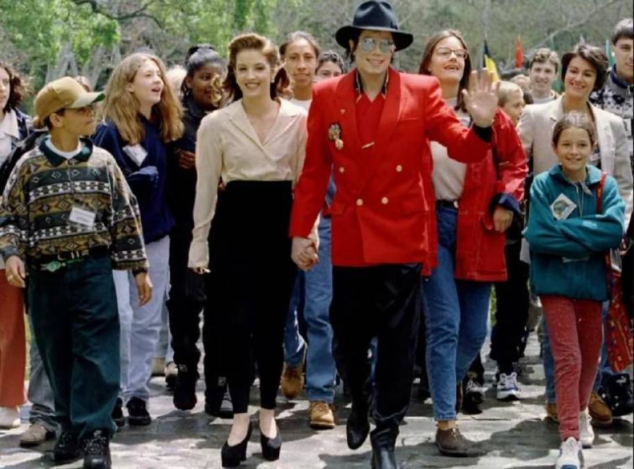 En una entrevista, Lisa admitió que realmente existió un profundo amor entre ella y Michael Jackson, a pesar de que existían rumores de que su relación era sólo publicidad. Inclusive confesó que tras su divorcio aún se frecuentaban.