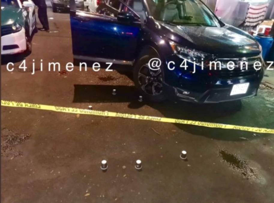 Ella manejaba una camioneta Honda, ahí esperaba encontrarse con una persona a quien le iba a entregar unos zapatos que ofrecía por internet. Pero había sido citada con engaños y fue atacada a tiros, detalla el informe de la policía local.