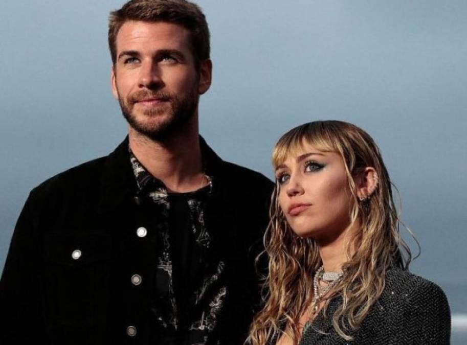 Liam Hemsworth<br/><br/>Aunque Miley Cyrus lo niega, en agosto de 2019 la joven fue captada con la influencer Kaitlynn Carter el mismo día que anunciaba su separación tras ocho meses de matrimonio con el actor. Cercanos al australiano dijeron que él se enteró del fin de su relación junto al resto del mundo, cuando ella publicó el comunicado. <a href='https://www.laprensa.hn/fotogalerias/farandula/1345939-411/novia-liam-hemsworth-quien-es-gabriella-brooks-tras-rutpura-miley-cyrus' style='color:red;text-decoration:underline' target='_blank'>Liam ahora sale con la modelo Gabriella Brooks</a><br/>