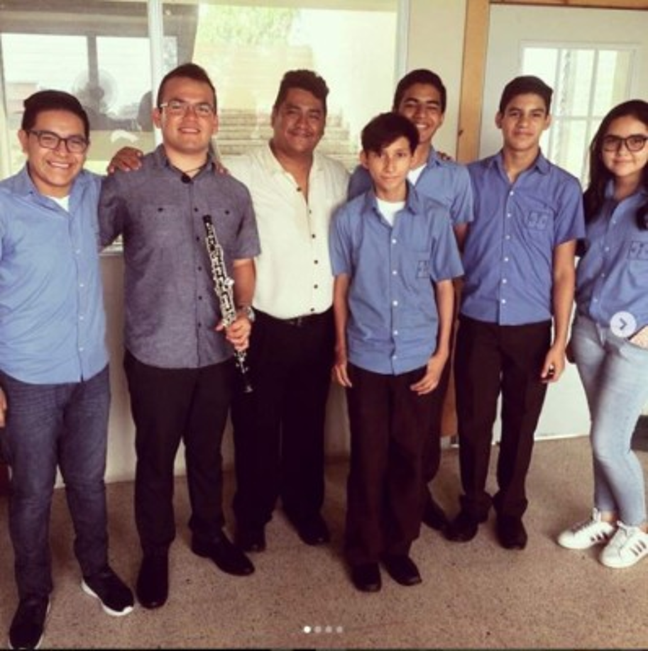 Entre los proyectos a futuro de Eder, está el obtener un doctorado para ser catedrático de una universidad en los Estados Unidos y conquistar un puesto en una orquesta profesional: 'Una vez concretadas mis metas, me encantaría crear lazos musicales entre Honduras y los Estados Unidos'.