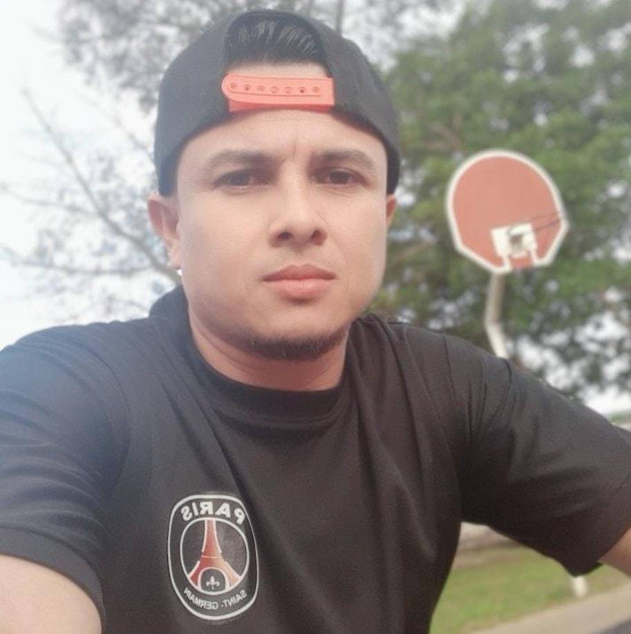 Al lugar llegaron familiares y amigos de José Salvador Sánchez, quienes dieron fe de que era él la persona que había muerto.