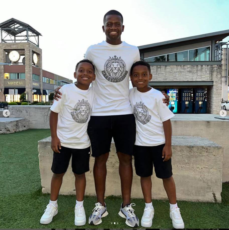 Boniek García - El mediocampista del Olimpia no dejó pasar los días de descanso para viajar hasta a Houston, Estados Unidos, a visitar a su familia.