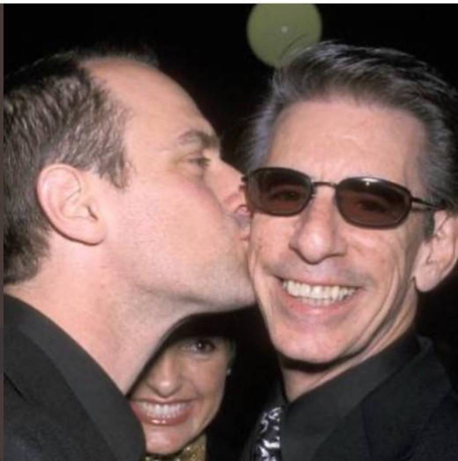 Chris Meloni (Ellliot Stabler) subió esta emotiva y cariñosa foto junto con Richard Belzer, quien murió este domingo a los 78 años.