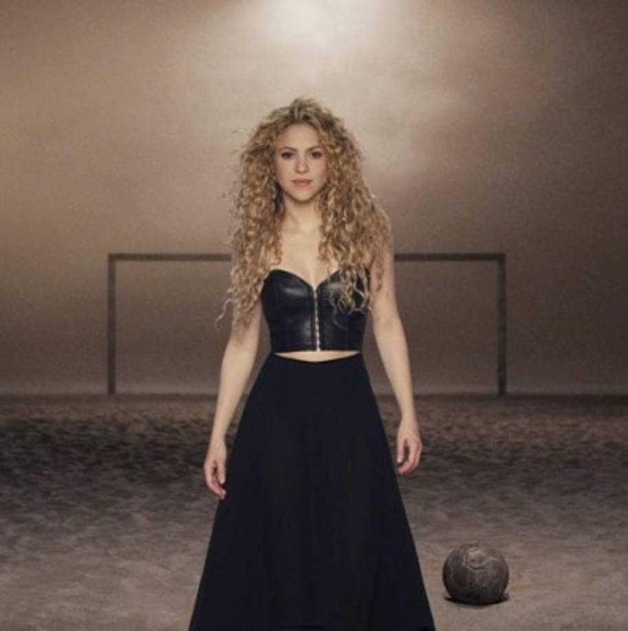 Shakira lo volvió hacer en el 2014, al unirse al Mundial de Brasil con la canción La la la, que tiene más de un billón de reproducciones en Youtube. <br/><br/>La canción se robó el show, y le restó protagonismo a Pitbull en la clausura del mundial.