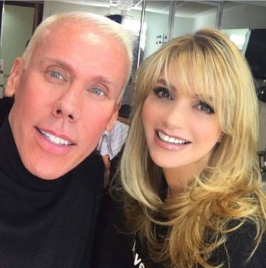 'Amo este look con fleco, guapísima', escribió el estilista, quien publicó la foto.