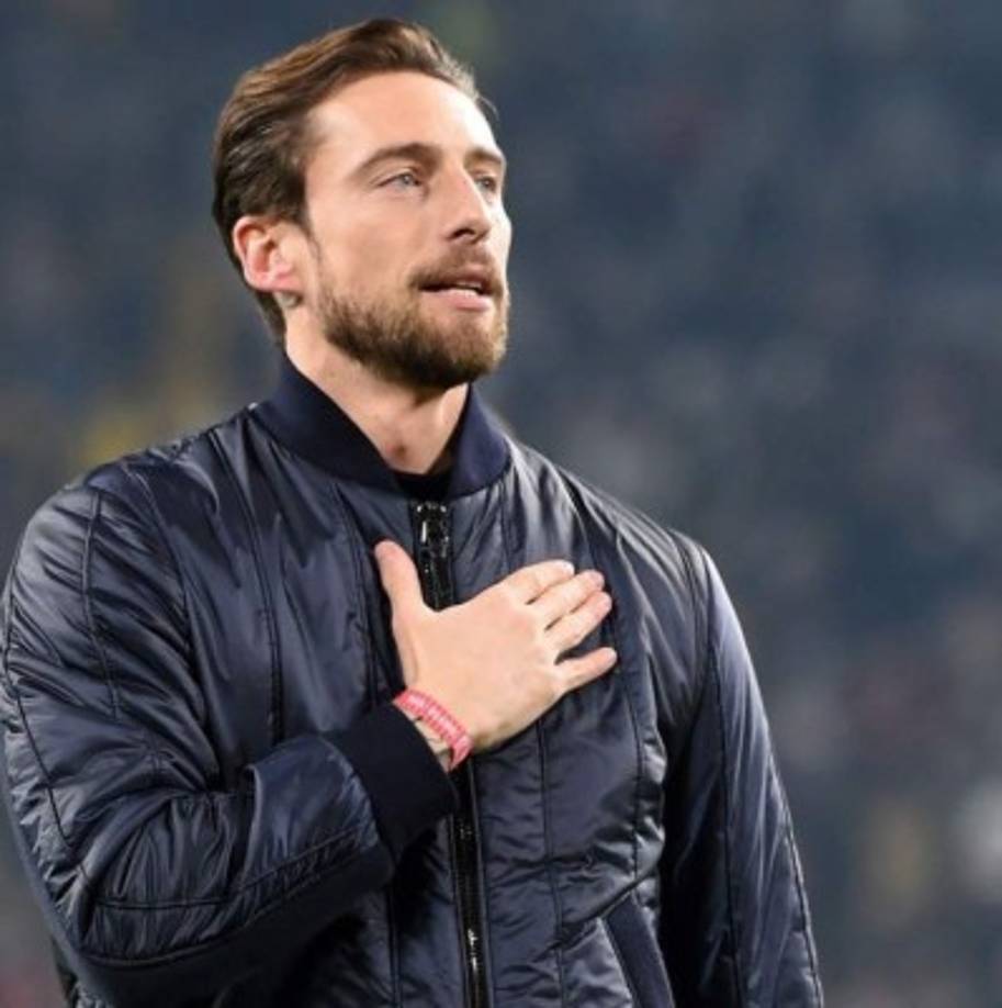 Claudio Marchisio: Destacado mediocampista italiano que no tiene dónde jugar. Ha sido un referente po muchos años en la Juventus.