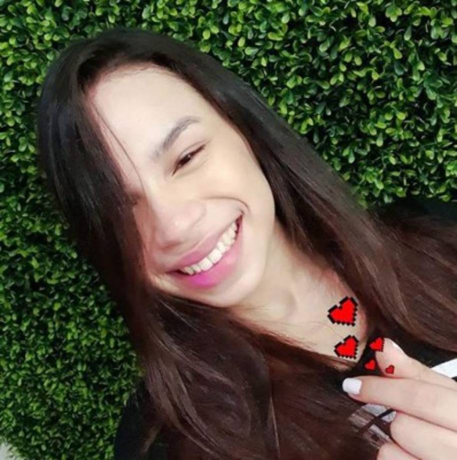 El talento, carisma, belleza y humildad de Angie, le ha ganado miles de seguidores no solo de Honduras, también centroamericanos y mexicanos se han dejado conquistar por ella.