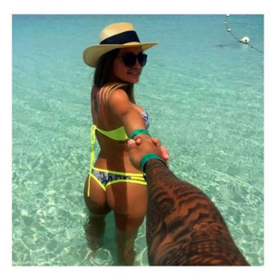 En cuanto a la manera que se conocieron, la pareja indica que no fue en la etapa del creativo aurinegro en el balompié vinotinto, sino en una visita de Andrade en suelo argentino que dio pie a una relación a través de las redes sociales y el posterior flechazo. 'Jugué tres años ahí y no la conocía. Se va de vacaciones a Argentina y la conocí', esboza Lucho.