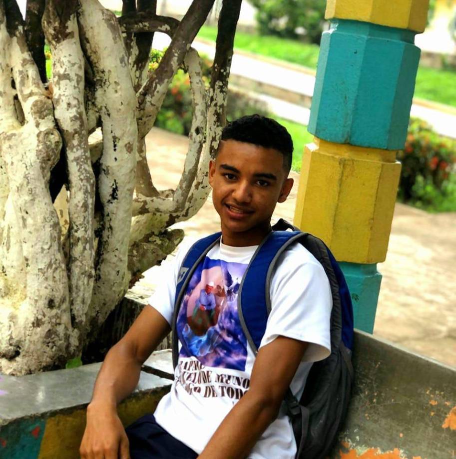 “Este hecho pone en evidencia los desafíos de seguridad que enfrentan las comunidades rurales, dejando un vacío irreparable en la vida de quienes conocieron a Maycol”, apuntó el Diario de San Antonio.