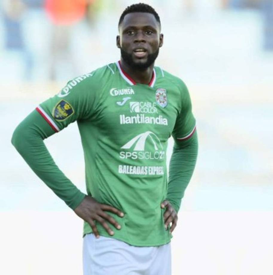 Yustin Arboleda: El Olimpia mediante su presidente Osman Madrid, se pronunció sobre el rumor de que el delantero colombiano estaría siendo nuevo refuerzo del conjunto olimpista. 'No hemos firmado a Yustin. Él nos dijo que tenía que esperar un contrato de China, no lo tenemos firmado, si lo tuviéramos ya habría salido en las redes sociales', informó.