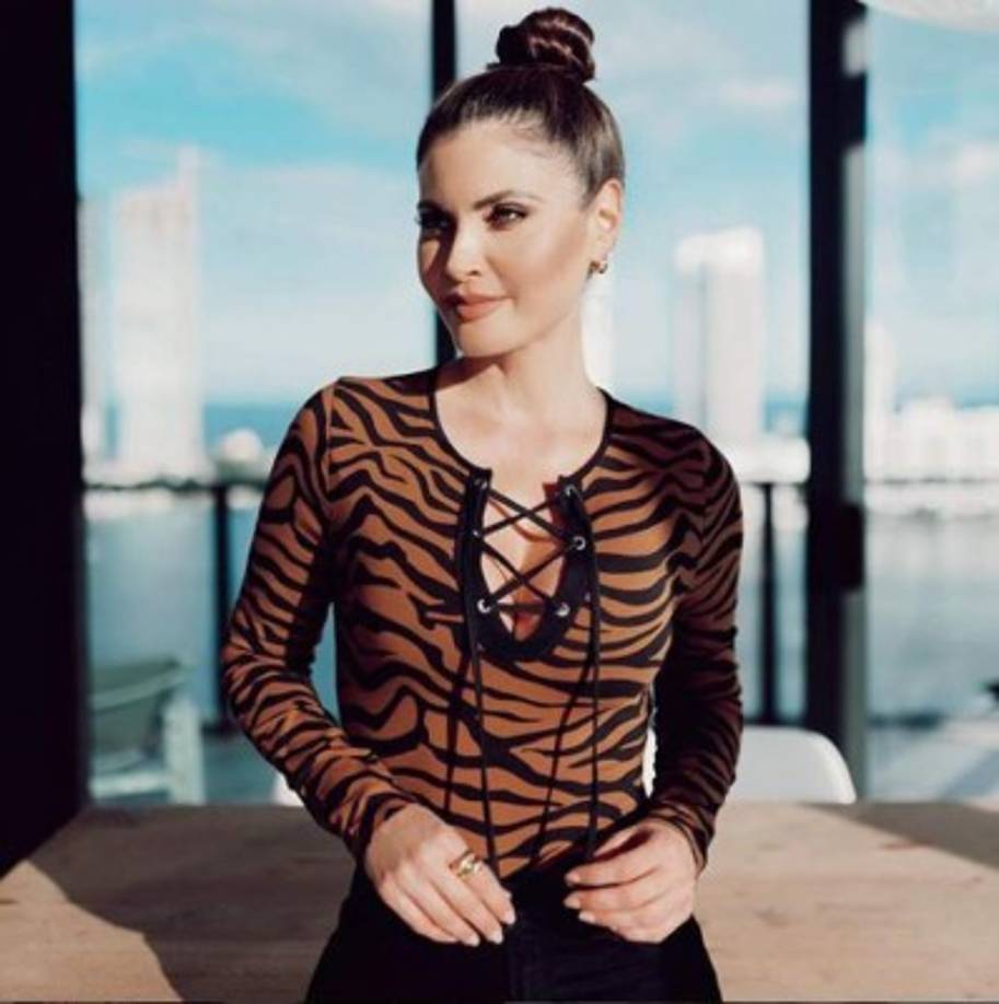 Chiquinquirá que es muy activa en redes sociales no desaprovechó la oportunidad para mostrar sus atributos con un diminuto bikini.