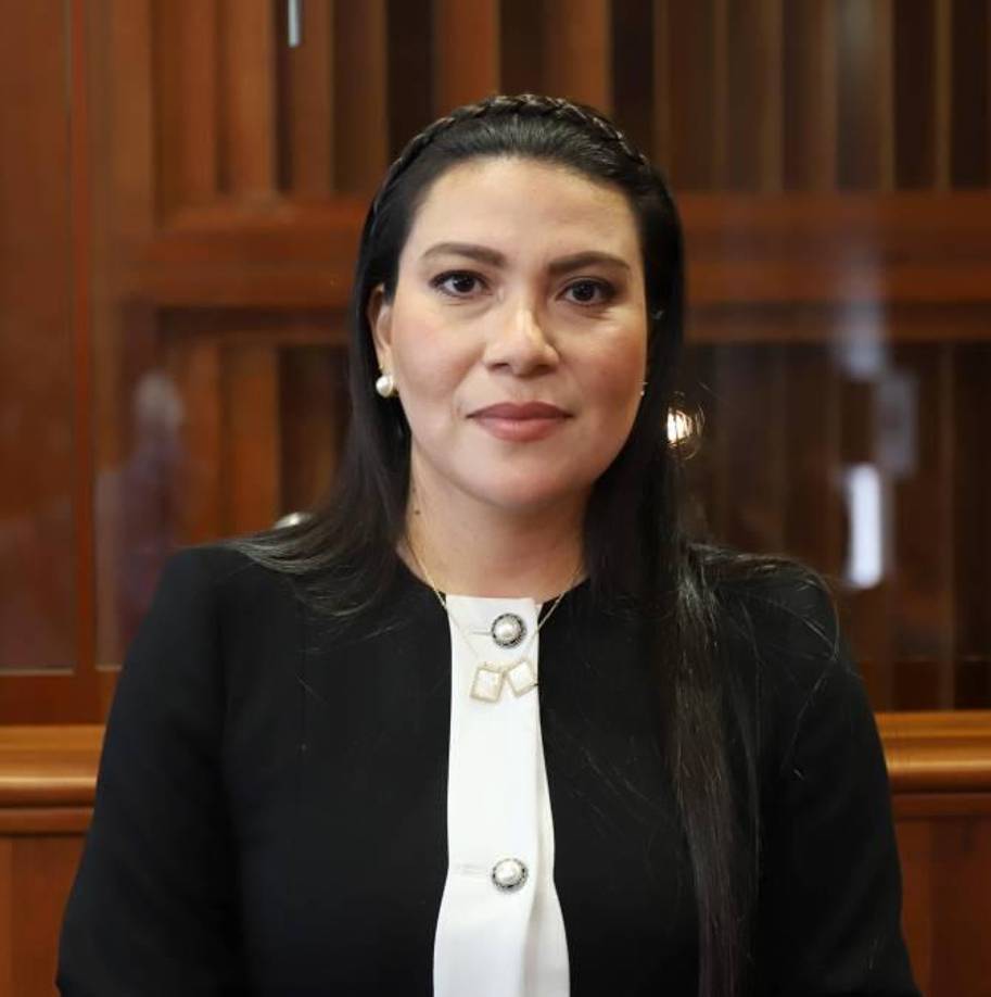Isabella Bustillo Hernández (Partido Nacional) tiene 40 años y es oriunda de Lauterique, La Paz.