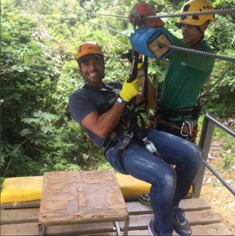 En el terreno de los negocios, Chayanne también se animó recientemente a lanzar una aplicación, 'Chayanne Movement', un programa de 21 días que incluye consejos de alimentación y ejercicio para ayudar a todo el que quiera a estar tan en forma como él.<br/>