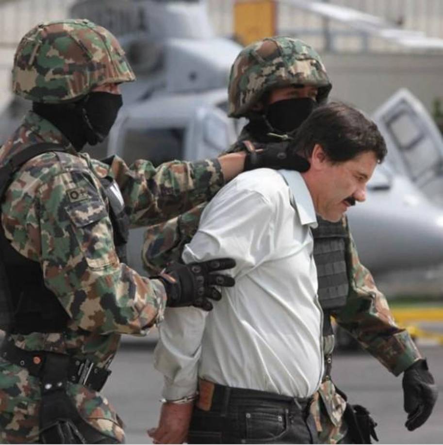 En las <i>narcoseries </i>que se han basado en la vida de Guzmán Loera, aparecen las presuntas reuniones con el capo colombiano en las que muestran todo el protocolo narco con hombres armados, mujeres, alcohol y mucha comida. Incluso circuló una fotografía en blanco y negro donde aparecen ambos narcotraficantes junto al ex presidente de Bolivia, Evo Morales, degustando en la misma mesa.