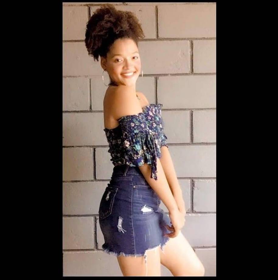 Los hallazgos en la escena del crimen indican que ella corrió intentando escapar de los sicarios.