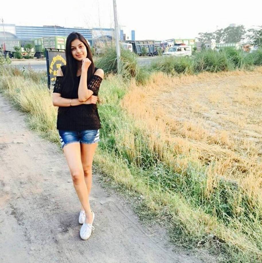 La espigada joven tiene 21 años y mide 1,76 metros de altura.