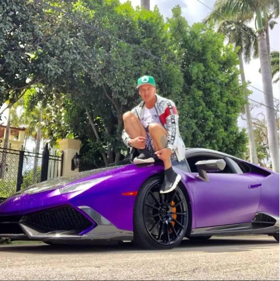 El empresario, que recientemente había regresado de España, se encontraba hospedado en un departamento en la ciudad de Ituzaingó. Sin embargo, la búsqueda de pistas en el lugar no arrojó resultados.