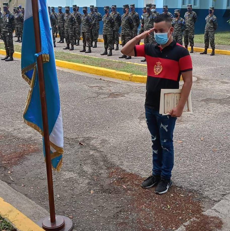 El cuerpo de bomberos fue alertado del accidente, pero cuando llegaron Javier ya no presentaba signos vitales. 