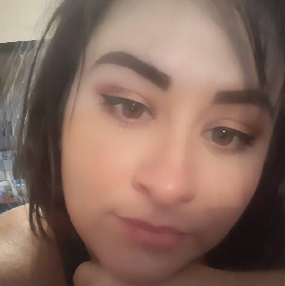 McFadden había sido sentenciado a 20 años en 2003 por violación de un joven de 17 años y fue liberado tres años antes, en parte por buen comportamiento, a pesar de enfrentar nuevos cargos de que usó un teléfono celular de contrabando en 2016 para intercambiar fotos de desnudos con la mujer, entonces 16. 