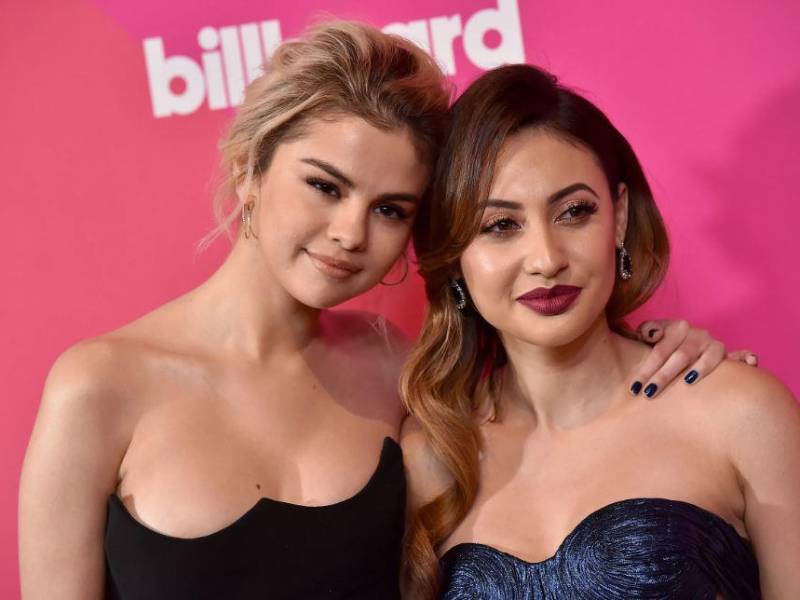 La actriz y cantante Selena Gomez ha tenido que enfrentarse en varias ocasiones a sus fans más radicales. Sin ir más lejos, el pasado mes de marzo la intérprete tuvo que intervenir directamente en las redes sociales para detener una pelea verbal entre sus seguidores y los de la estrella televisiva Kylie Jenner.