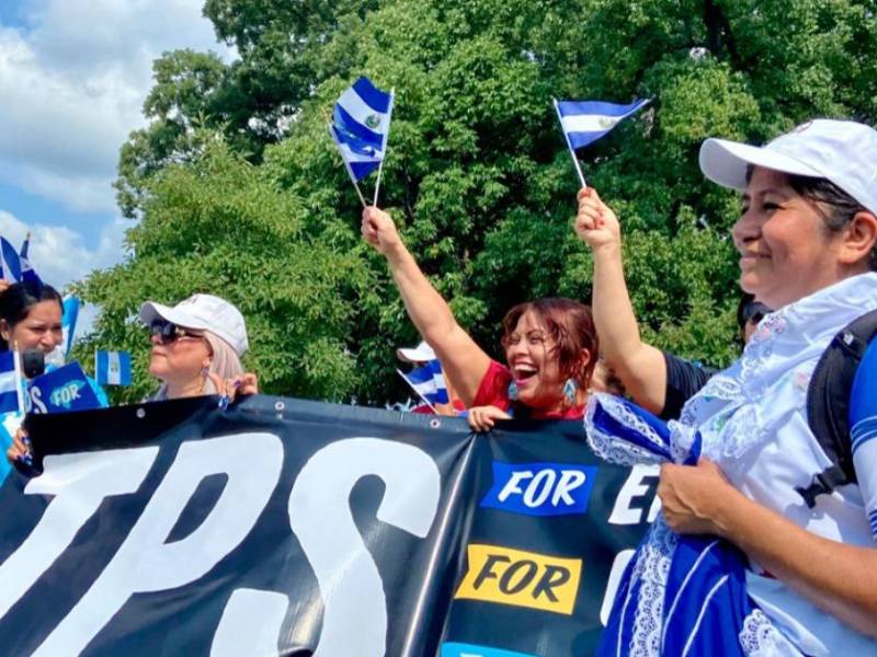 El presidente de la Asamblea Legislativa de El Salvador, Ernesto Castro, dijo este jueves que los salvadoreños amparados por el Estatus de Protección Temporal (TPS) en Estados Unidos cuentan con más tiempo para buscar su regularización migratoria.