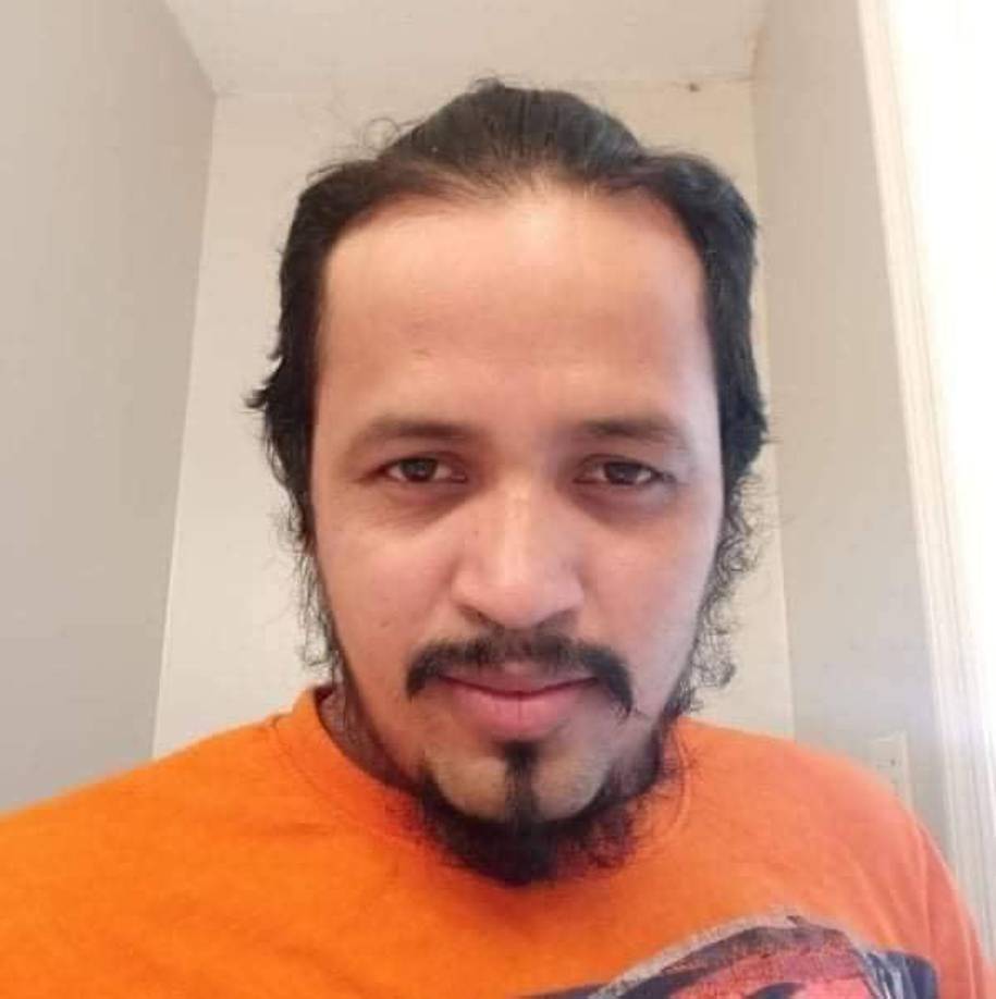 Tras confirmarse su deceso, la policía se contactó con la familia de Juan Carlos Miranda y le pidió a la población comunicarse con la unidad de homicidios de CMPD al (704) 432-8477 o Crime Stoppers al (704) 334-1600.