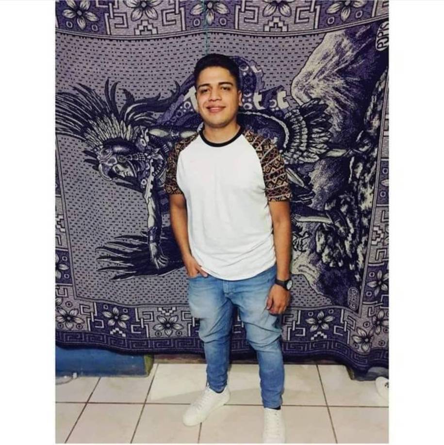 Jason Szepesi Alvarado era hijo único, por lo que su madre está inundada de dolor.