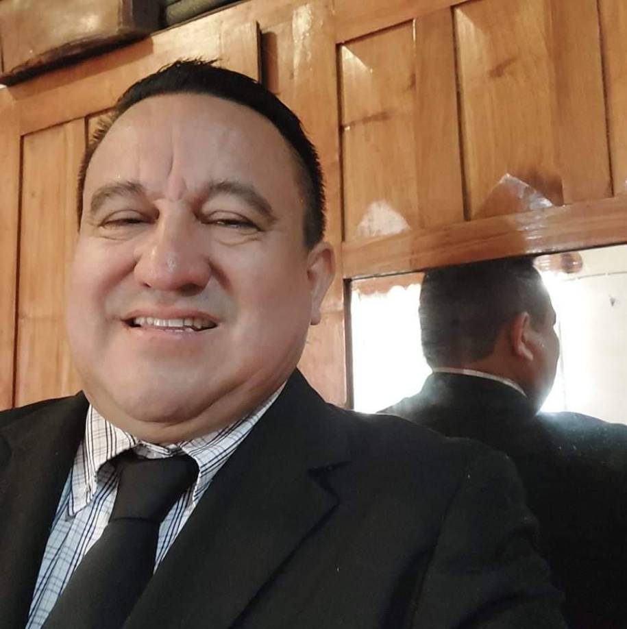 Hasta el lugar llegaron agentes de la Policía Nacional, quienes acordonaron las escena, mientras continuaban a la espera del arribo de miembros de Medicina Forense.