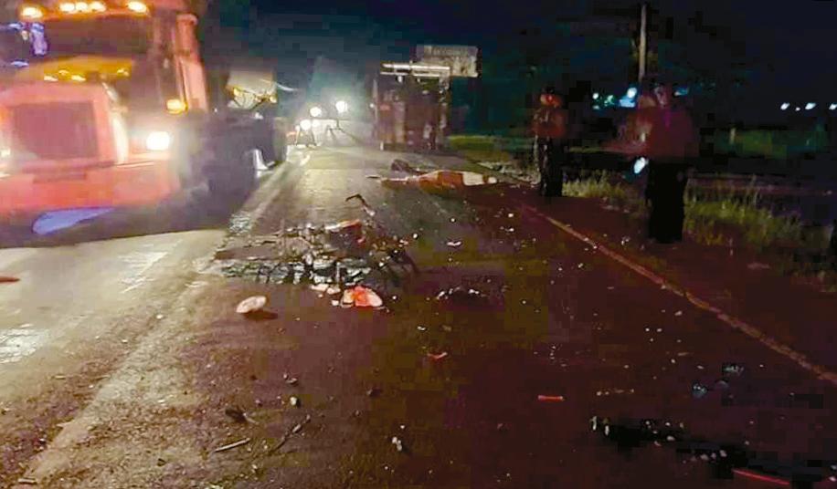 Esposos y su bebé mueren en accidente