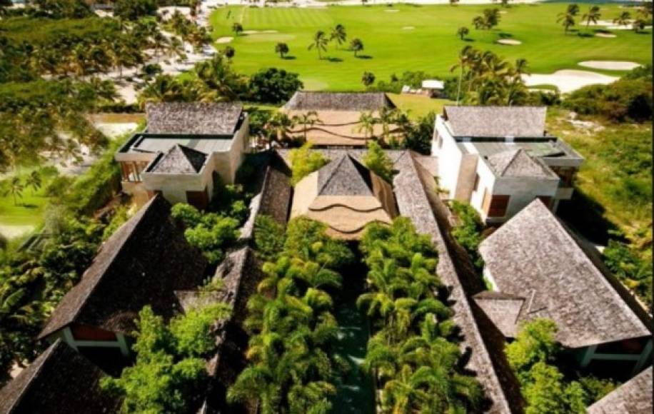 Reveló que la vivienda se encuentra ubicada en una zona exclusiva llamada Villa La Caracola en Punta Cana. Está frente al mar, rodeadas de verde y canchas de golf de calidad internacional.<br/><br/>
