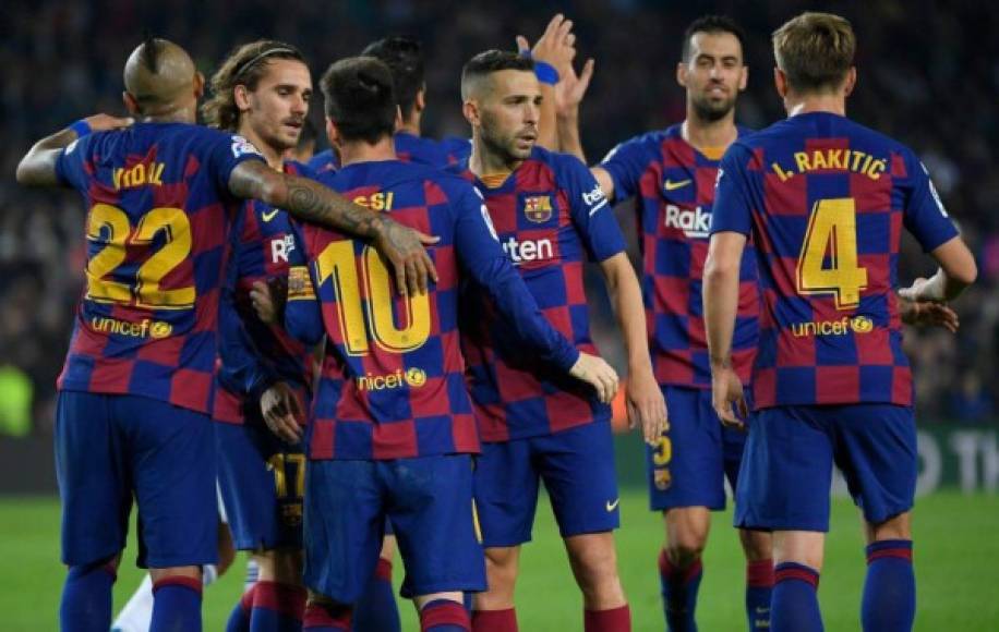 El Barcelona debe equilibrar su balance económico y para conseguirlo tiene que colocar en el mercado a varios jugadores transferibles o que quieran dejar el club. De esta manera antes de pensar en fichajes, en el equipo buscan dinero por lo que el Diario Marca ha revelado los futbolistas que saldrían de la institución en el 2020.