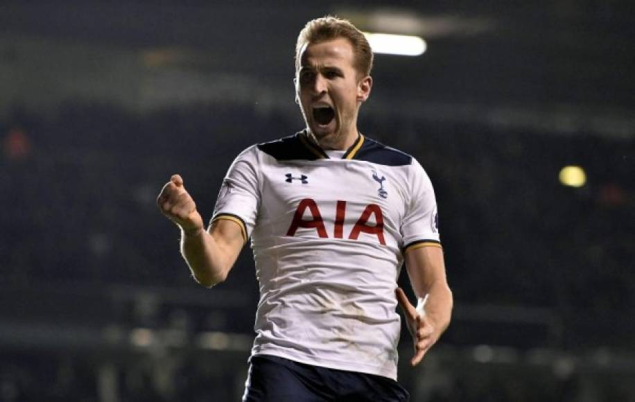 Según cuenta el medio inglés The Times, el Real Madrid es el club que más interés ha mostrado en el ariete inglés Harry Kane, y es que estaría sopesando poder poner encima de la mesa una oferta desorbitada de 200 millones de euros para contratar al delantero del Tottenham.