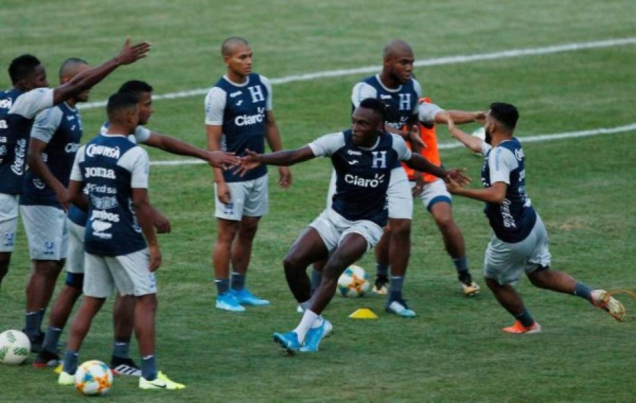 La selección de Honduras realizó su último entrenamiento y se reporta lista para el complicado amistoso ante Chile.