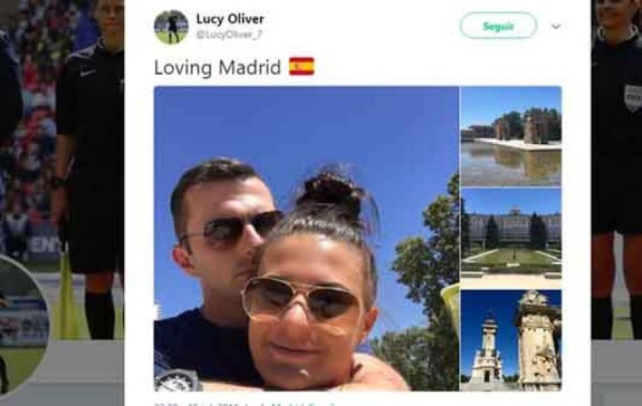 Lucy y Michael Oliver, abrazados con un cielo azul de fondo: “Loving Madrid” (“Enamorados de Madrid”) . Esta foto ha generado revuelo.